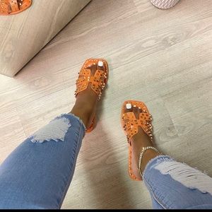NWT Womens Envy Orange Leather Slip-On Studded Slides Sandals Flats Beach Outing